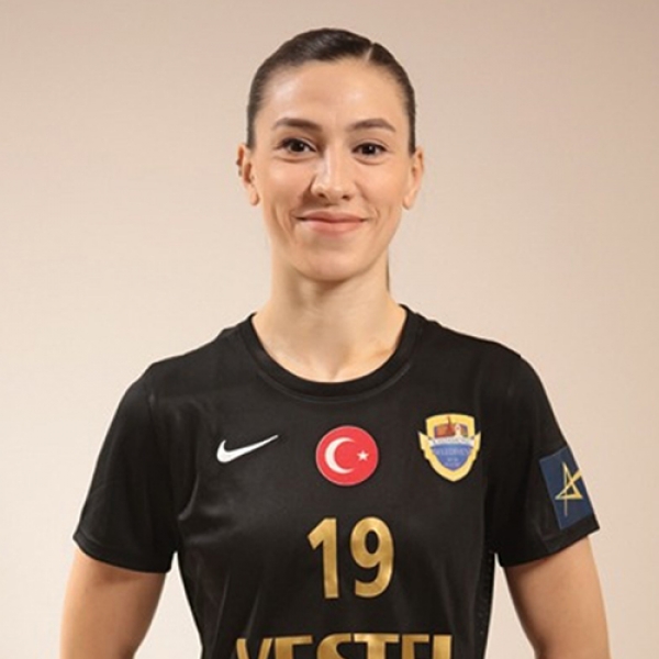 Neslihan Caliskan 