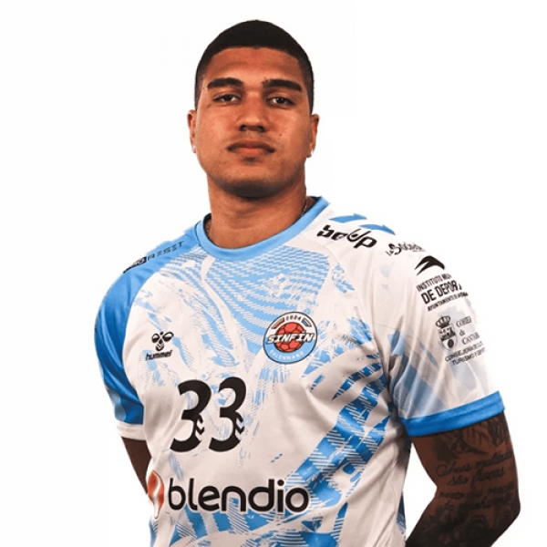 Luis  Gustavo 